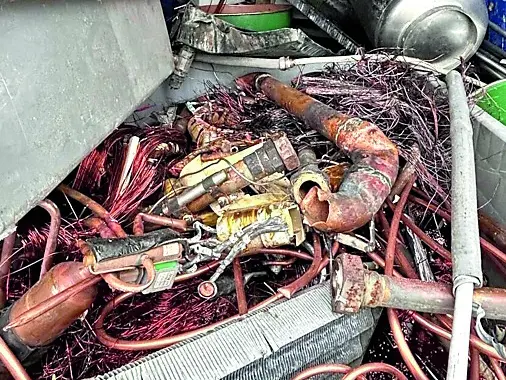 Il materiale trovato nel furgone: rame, acciaio e ferro