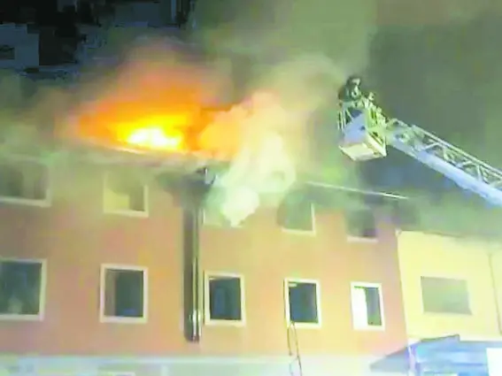 Il rogo del 31 dicembre 2022 nella struttura per minori non accompagnati di Pasian di Prato