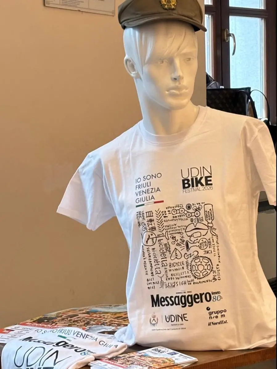 La maglietta personalizzata della Udine Bike per gli 80 anni del Messaggero Veneto