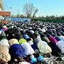 La preghiera dei musulmani riunitisi in Comina, nella zona nord di Pordenone