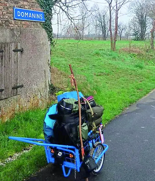 Il carretto che accompagnerà il 33enne nel suo viaggio