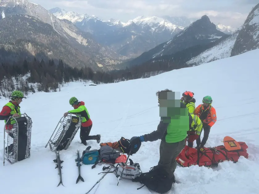 Le operazioni di soccorso della giovane scialpinista