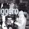 I tre intrusi incappucciati inquadrati dalle telecamere