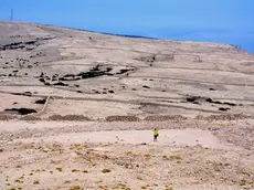 Un turista sopra il Triangolo di Pago (foto Assoturistica di Novalja)