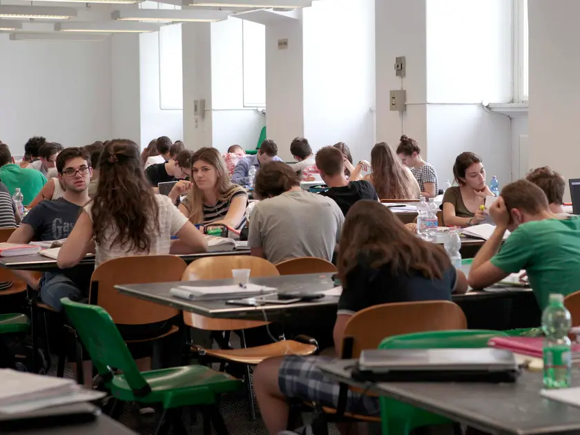 Alcuni studenti all’Università di Trieste (foto archivio Silvano)