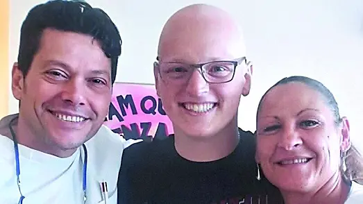 Un frame preso dal video con, al centro, Gaetano Cuccurullo