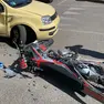 La moto e l'auto coinvolte nell'incidente a Udine