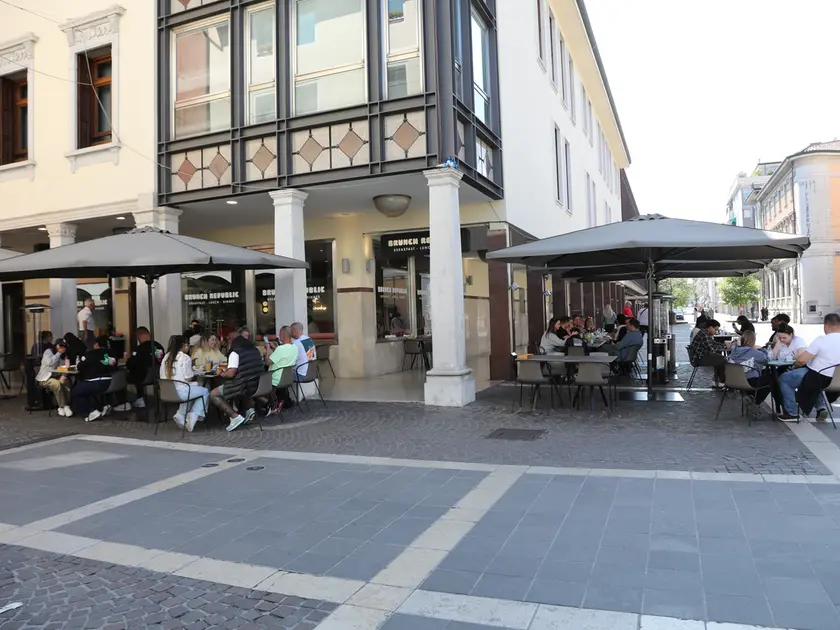 Tutto esaurito per il pranzo pasquale in diversi ristoranti di Pordenone (foto Ambrosio / Petrussi)