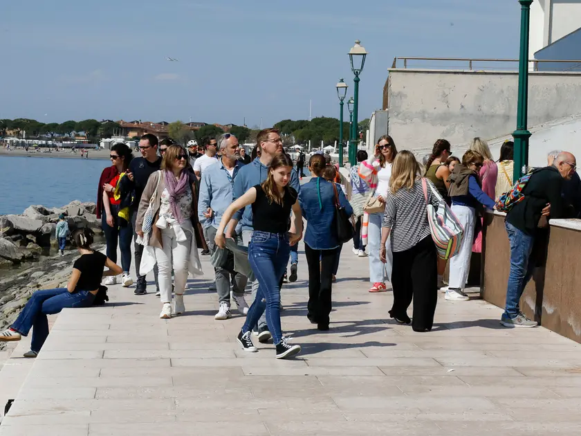 Grado presa d’assalto dai turisti per le feste pasquali (Bonaventura)