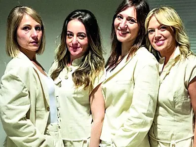 Le danzatrici della compagnia Oriental fusion