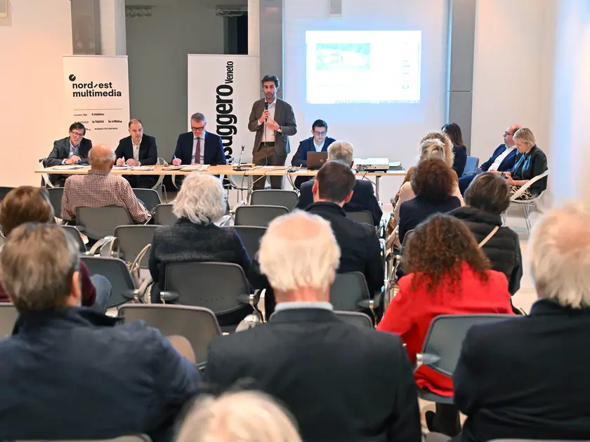 La riunione del Messaggero Veneto a Casa Cavazzini (Petrussi)