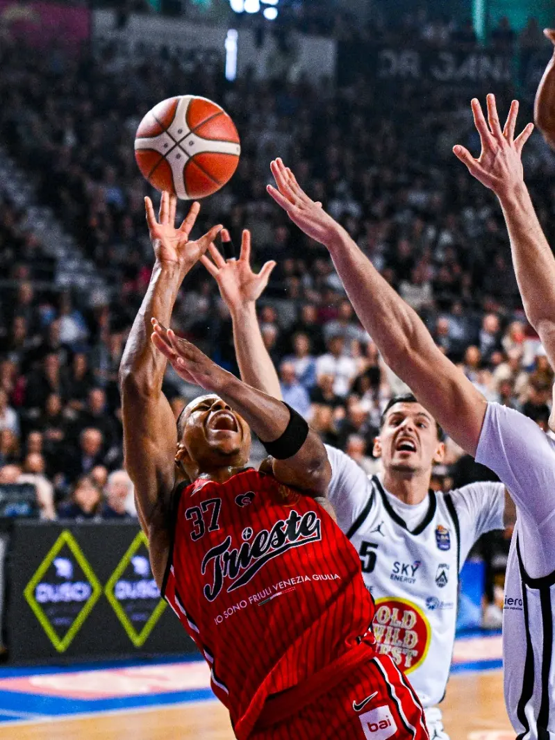 Il derby va a Trieste (Foto Lasorte)