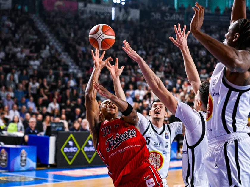 Il derby va a Trieste (Foto Lasorte)