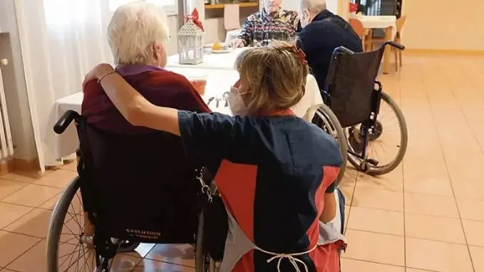 Anziani in casa di riposo