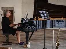 Il musicista friulano Glauco Venier al pianoforte