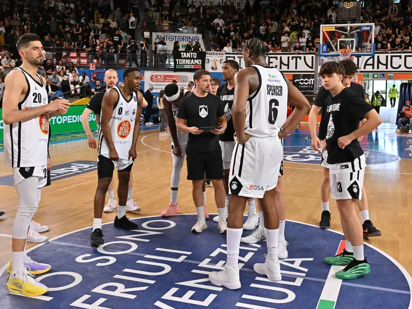 La delusione dell’Apu a fine partita Foto Petrussi