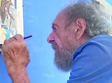 L'artista Claudio Marra all'opera