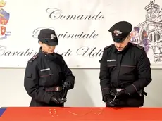 La refurtiva, composta da oggetti d'oro, è stata recuperata e restituita all'anziano truffato