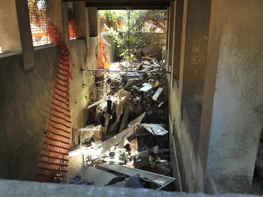 Il degrado nella zona dell'ex frigo a Udine