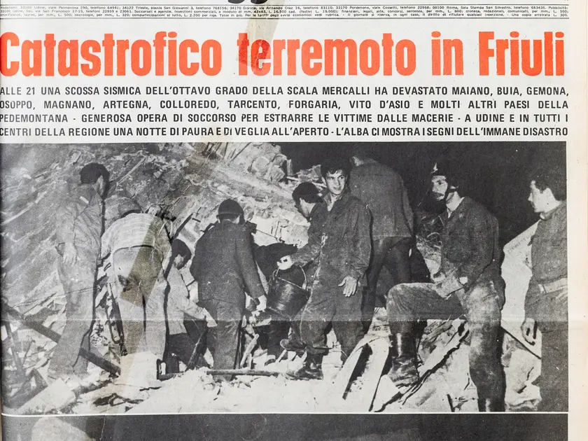 Dal giorno dopo la prima scossa, che alle 21 del 6 maggio 1976 raggiunse una Magnitudo di 6.5 alle repliche sismiche dei giorni successi, fino agli ulteriori sismi registrati quattro mesi dopo, a settembre: l'11 venne rilevato un sisma di Magnitudo 5.6, il 15 di Magnitudo 6. La devastazione immortalata dai primi, drammatici scatti fotografici, i morti, le testimonianze e le disperate richieste di aiuto della popolazione: un resoconto crudo, come quel sentimento che per mesi oscurò il Friuli: la paura. (Archivio Messaggero Veneto)