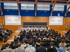 Oltre 300 i ragazzi presenti alla lezione-evento del professor Schettini organizzata da PrimaCassa e Messaggero Veneto (Foto Massmedia)