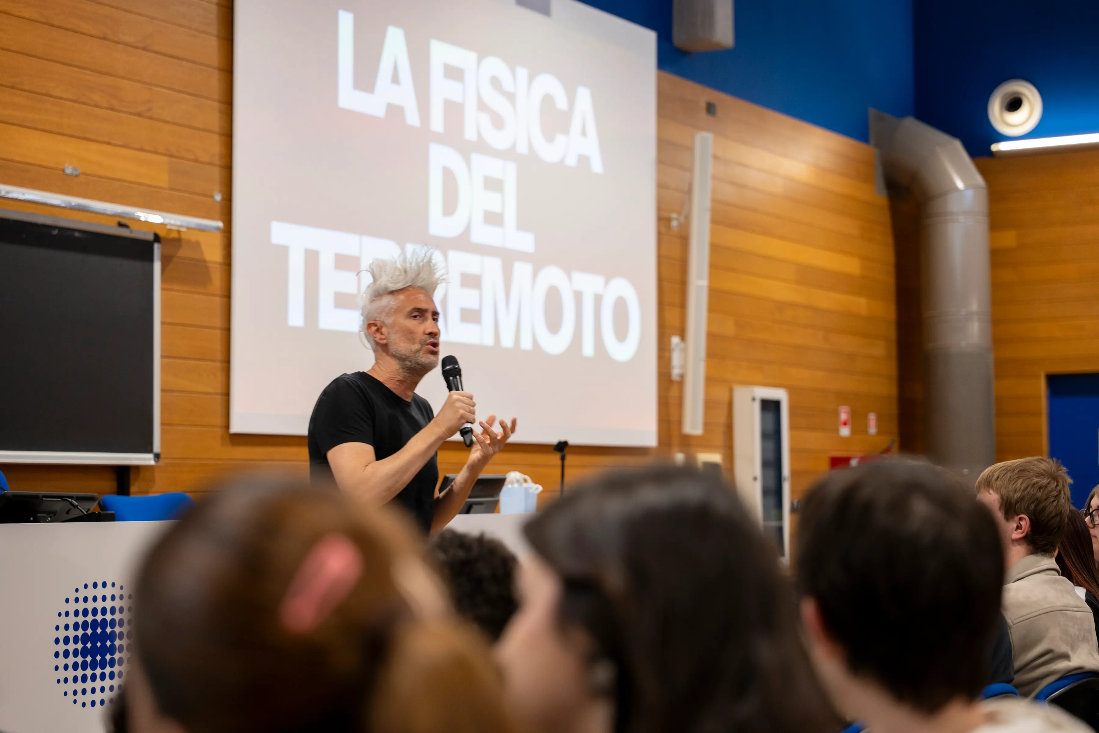Schettini ha spiegato i fenomeni fisici del terremoto (Foto Massmedia)