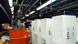 20020411 - SUSEGANA (TV) - POL: ZANUSSI: MARONI, GRAVE VOLANTINO FIOM, SINDACATO SI DISSOCI. Una immagine d'archivio dello stabilimento Electrolux Zanussi di Susegana.