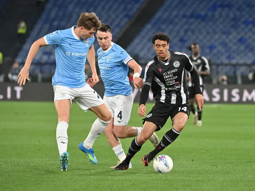 Il bianconero Arthur Atta in azione: suo il gol del 2-2 in casa della Lazio (foto Petrussi)