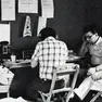 I radioamatori friulani furono i primi a comunicare lo sconvolgimento provocato dal terremoto e assieme a quelli del resto della regione e d’Italia furono poi fondamentali per mantenere i collegamenti e quindi organizzare i soccorsi. Qui li vediamo impegnati nelle foto dell’archivio di Antonio Boemo, al tempo coordinatore regionale del Corpo Emergenza Radioamatori Fvg
