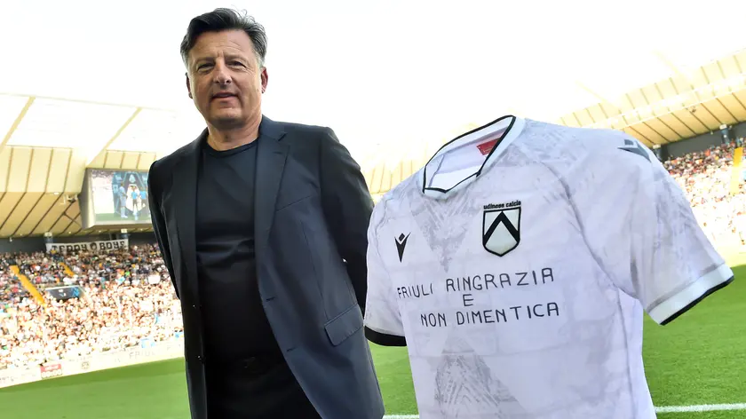 Udinese, la maglia per l’anniversario del terremoto è già un’icona: 800 vendute in 24 ore