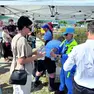 Volontari al lavoro anche alla caserma Goi-Pantanali di Gemona (foto Petrussi)