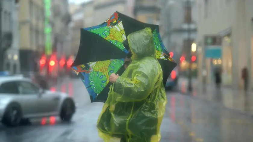 https://images.messaggeroveneto.it/view/acePublic/alias/contentid/1qwd1ja66hhb58jisuh/0/copia-di-copy-of-pioggia-e-bora-a-trieste.webp?f=16%3A9&amp;w=840
