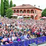 Castello gremito durante l’ultimo concerto del risveglio (foto Petrussi)