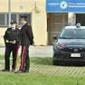 Forze dell'ordine presidiano la zona mentre le ricerche procedono a Tarcento