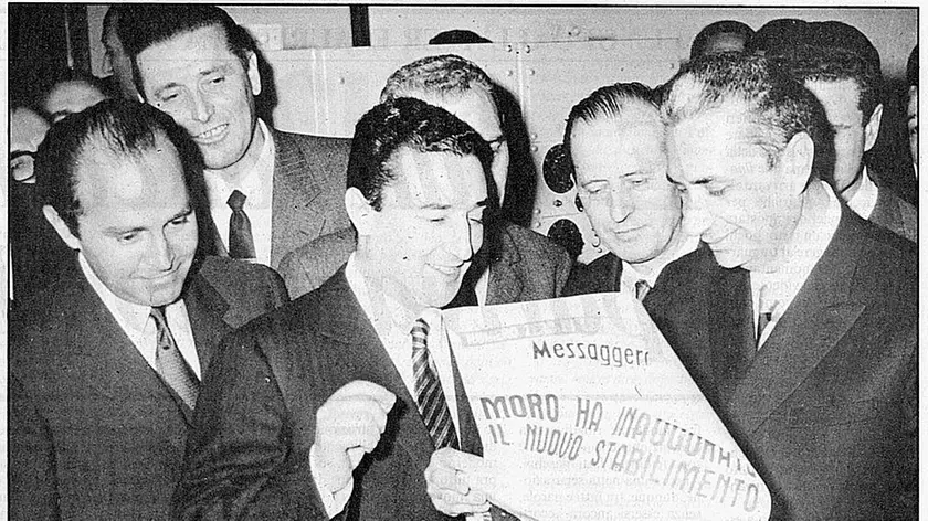 Un momento dell'inaugurazione dell'attuale sede del Messaggero Veneto, nel 1968, con Aldo Moro e il direttore Vittorino Meloni
