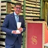 Nicola Dell’Agnolo, pordenonese, ha ricevuto il premio come Miglior maître 2026, assegnato da Le Guide de L’Espresso.