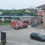 L'intervento dei vigili del fuoco sul passaggio a livello