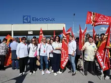 Lo sciopero davanti all'Electrolux di Porcia