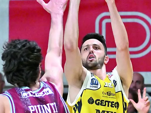 Luca Campogrande al tiro in sospensione (foto Petrussi)