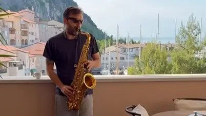Cesare Cremonini a Portopiccolo nel video pubblicato su Facebook