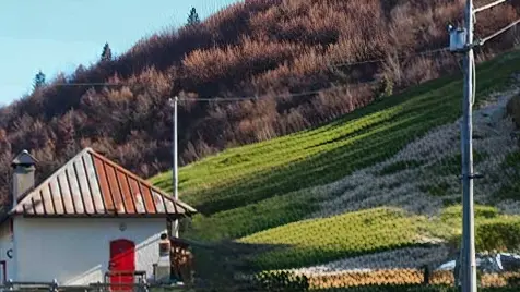 Il ripetitore sopra malga Fara, in comune di Andreis