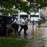 L'arrivo in tribunale a Pordenone di Fabrizio Barberini, scortato dalla polizia penitenziaria
