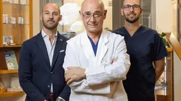 L'imprenditore Roberto Pontoni con i figli Matteo (a sinistra) e Francesco (a destra)