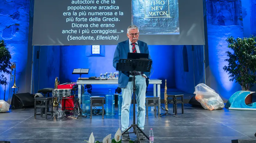 Stella incanta con la lectio sulla Patria e inaugura “La notte dei lettori” a Udine