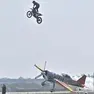 Due esibizioni di Mattia Cavalli con la moto da cross