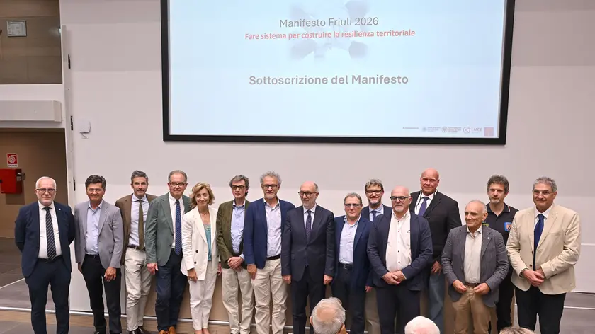 https://images.messaggeroveneto.it/view/acePublic/alias/contentid/1rqybbdj62lihv4smmn/0/manifesto.webp?f=16%3A9&amp;w=840