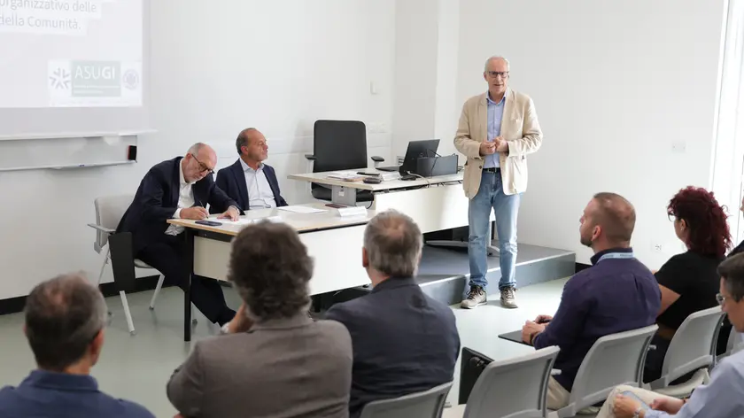 https://images.messaggeroveneto.it/view/acePublic/alias/contentid/1ruw2y52oqacntt7ecn/0/copia-di-copy-of-ospedale-di-cattinara-incontro-su-sviluppo-case-della-comunita.webp?f=16%3A9&amp;w=840