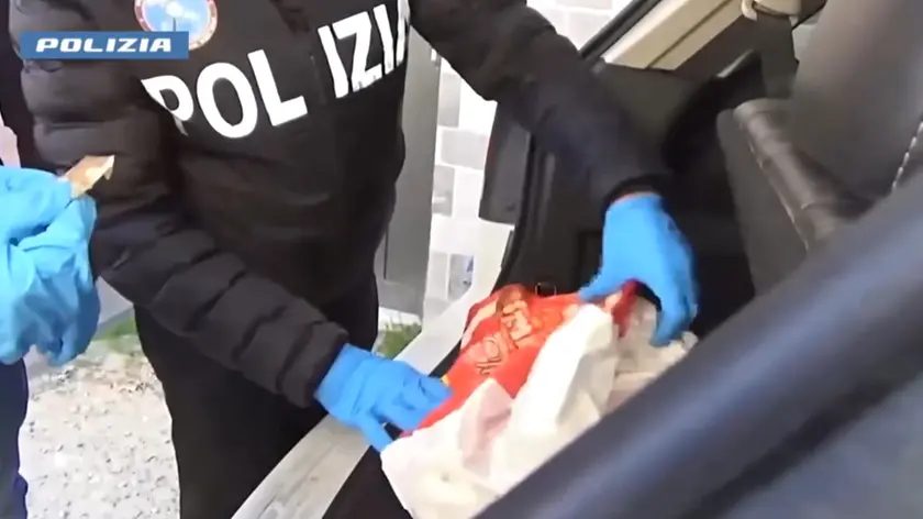 https://images.messaggeroveneto.it/view/acePublic/alias/contentid/1rwtt65636dbyvnda6x/0/polizia-jpg.webp?f=16%3A9&amp;w=840
