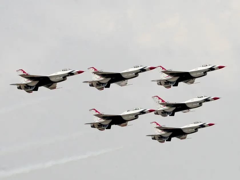 La pattuglia acrobatica dei Thunderbirds alla passata celebrazione del 4 luglio ad Aviano