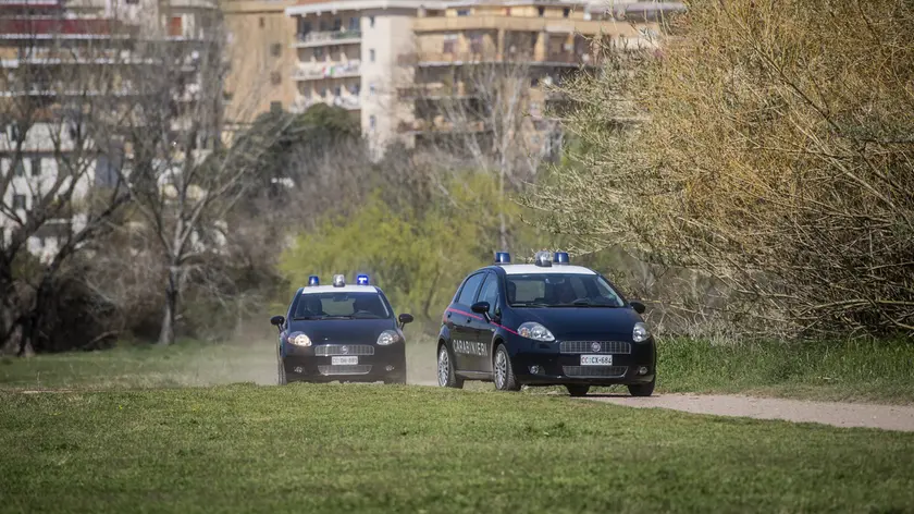 Adolescente avvicinato al parco da uno sconosciuto a Torviscosa: scatta una denuncia